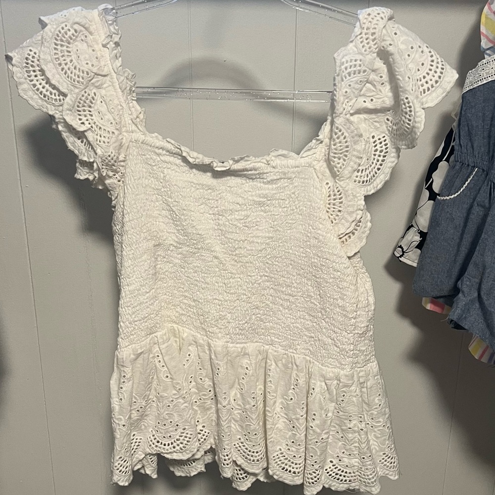 JENNIFER & GRACE EYELIT BLOUSE